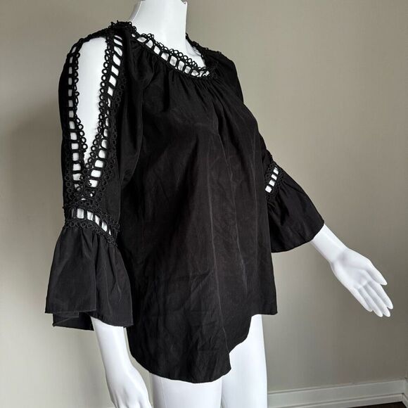 Crotchet Eyelet Cut-Out Bell Sleeve Top Black Size Small - Picture 1 of 4
